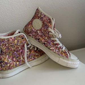 Converse sparkle hi tops size 6 women’s.